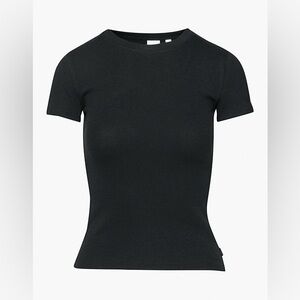 Aritiza TNA Black ribbed Short Sleeve T-Shirt sz M